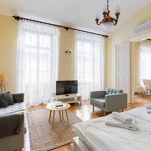 Boheme Apartment